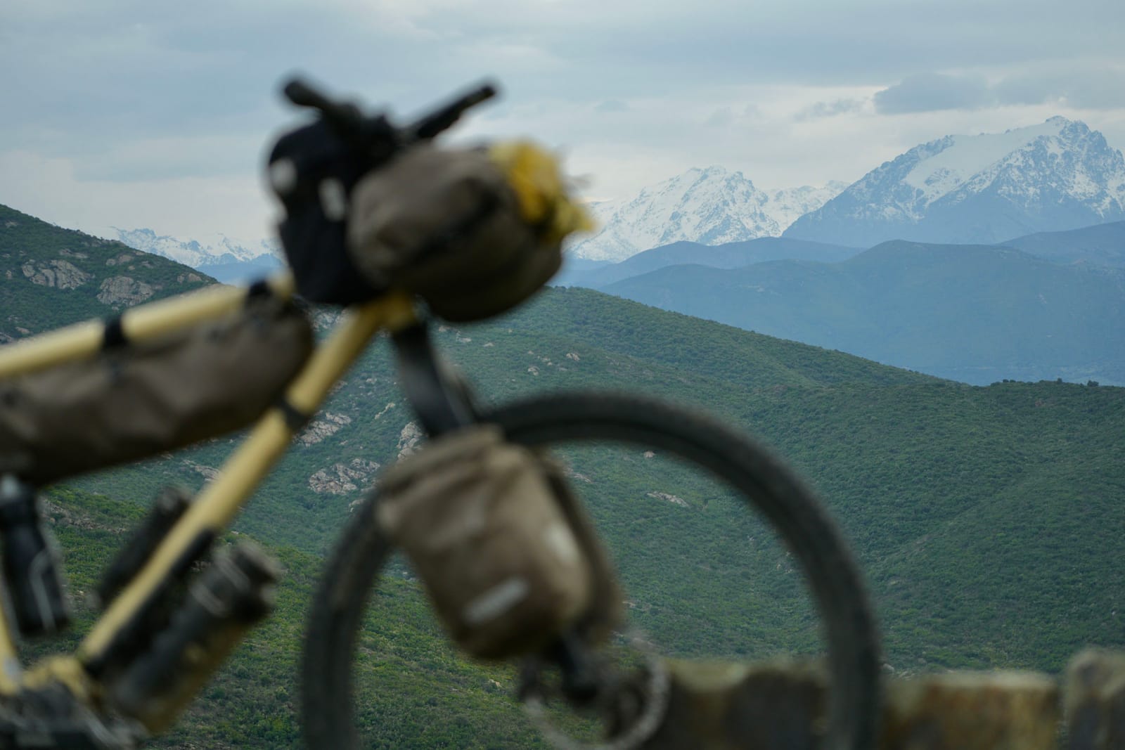 Korsika na kole: Bikepacking přes středomořský ostrov