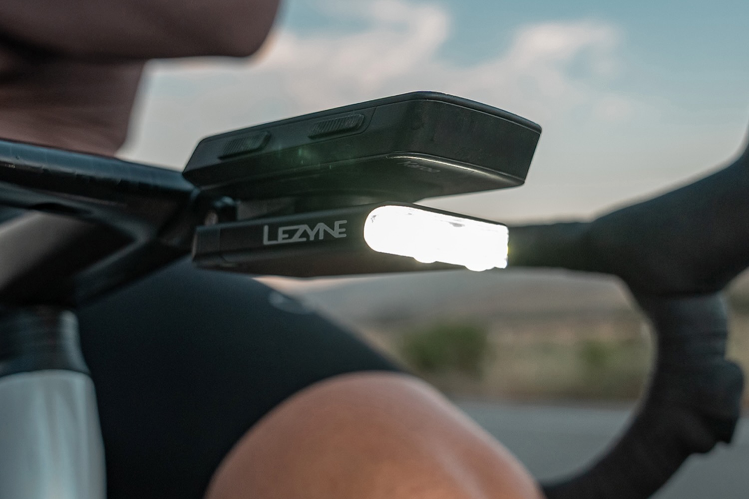 Lezyne Road Drive 500: nejtenčí přední světlo na silnici