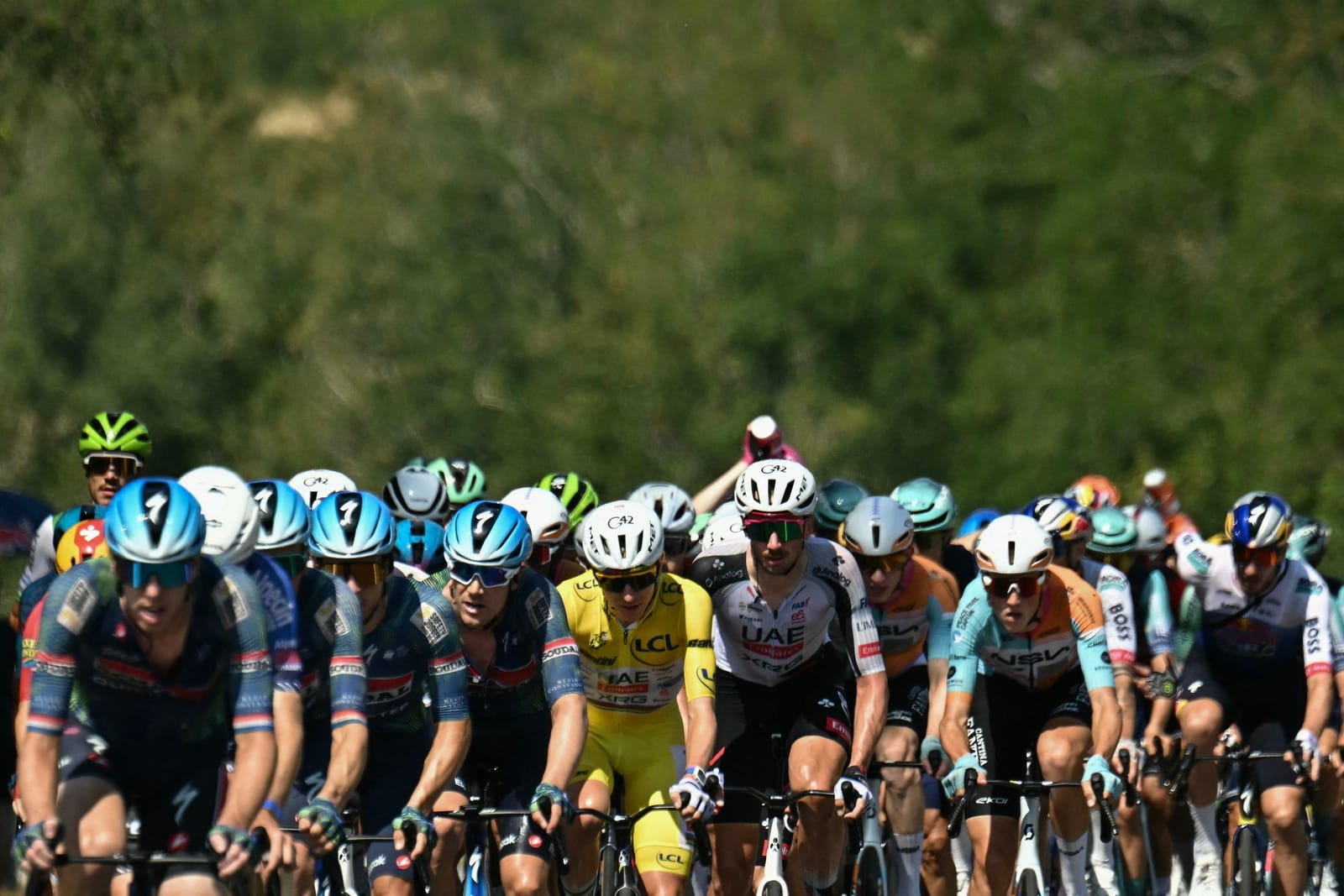 Polovina týmů Tour de France hledá nové sponzory. Co to znamená pro českou cyklistiku?