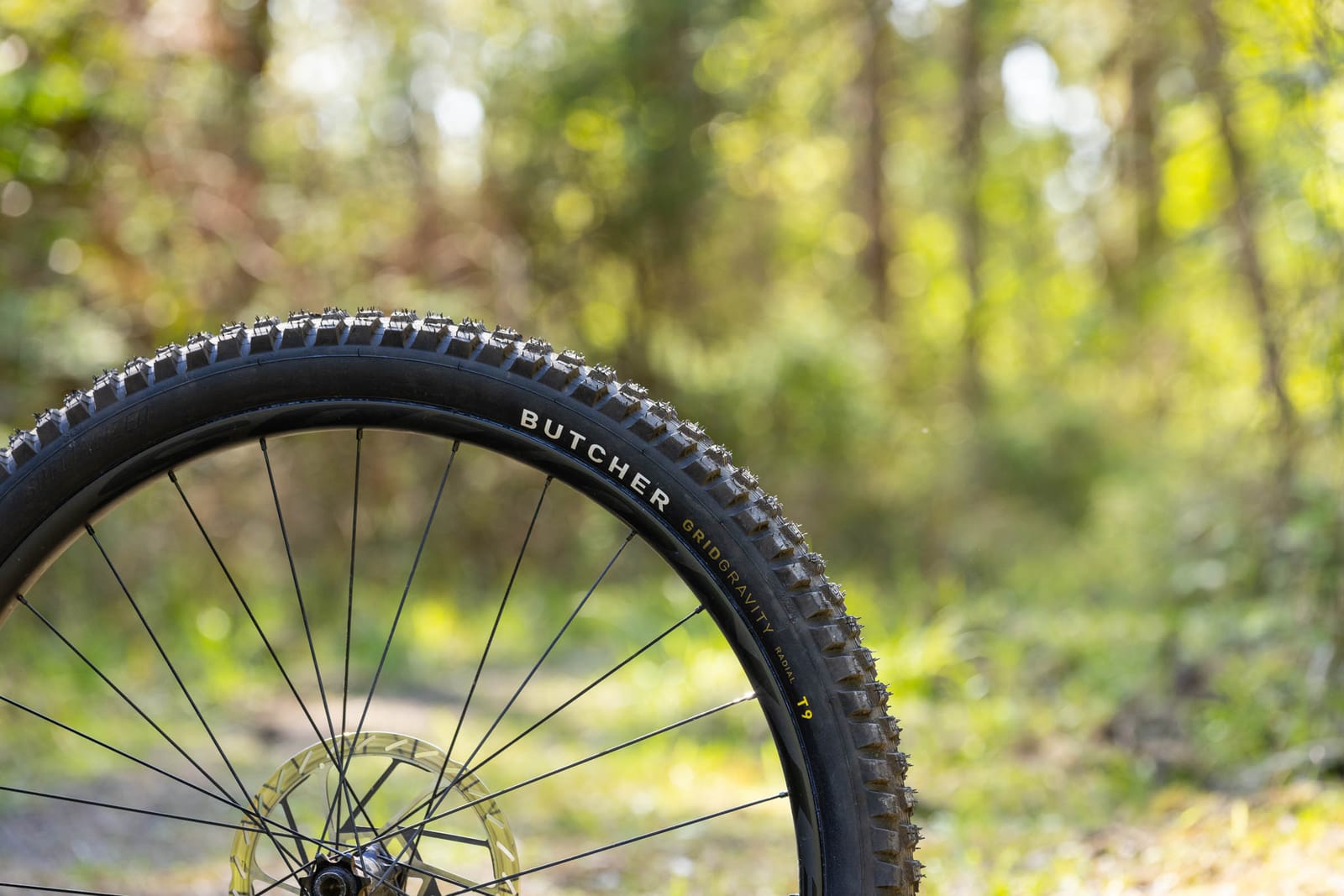 Specialized Butcher Grid Gravity Radial T9: jak jede na českých trailech?