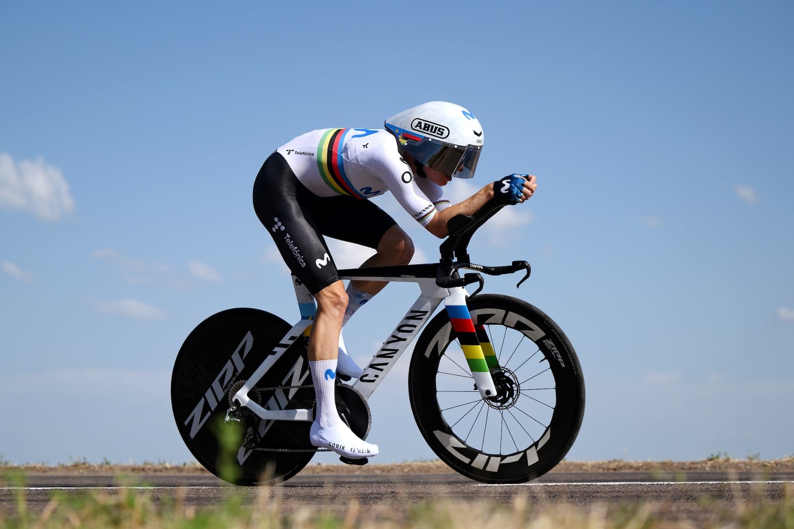 Marlen Reusser time trialling