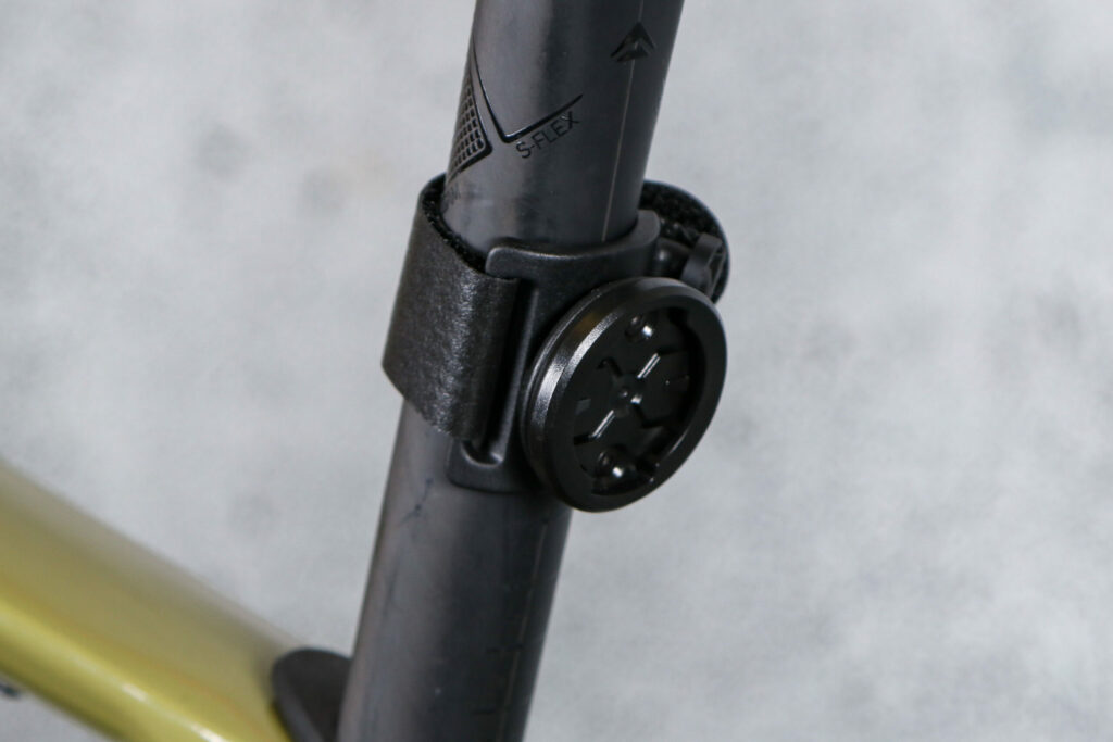 Topeak G-Gear Multi-Mount držák připevněný na jízdním kole s možností různého nastavení