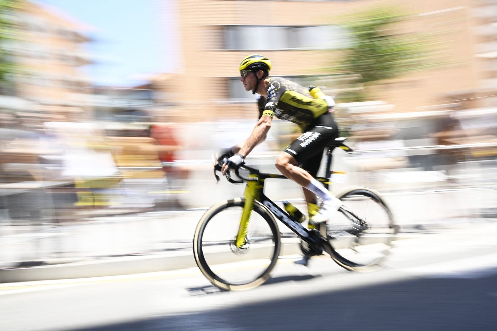 Pád na Tour de France 2026: hromadný pád ve 3. etapě zasáhl Vismu