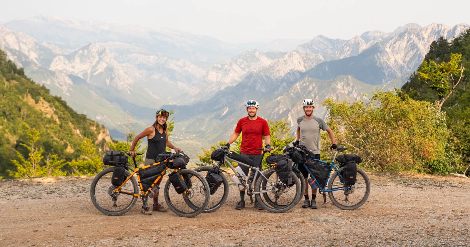 Bikepacking Balkánem: Roztrhaná krajina, která vás pohltí