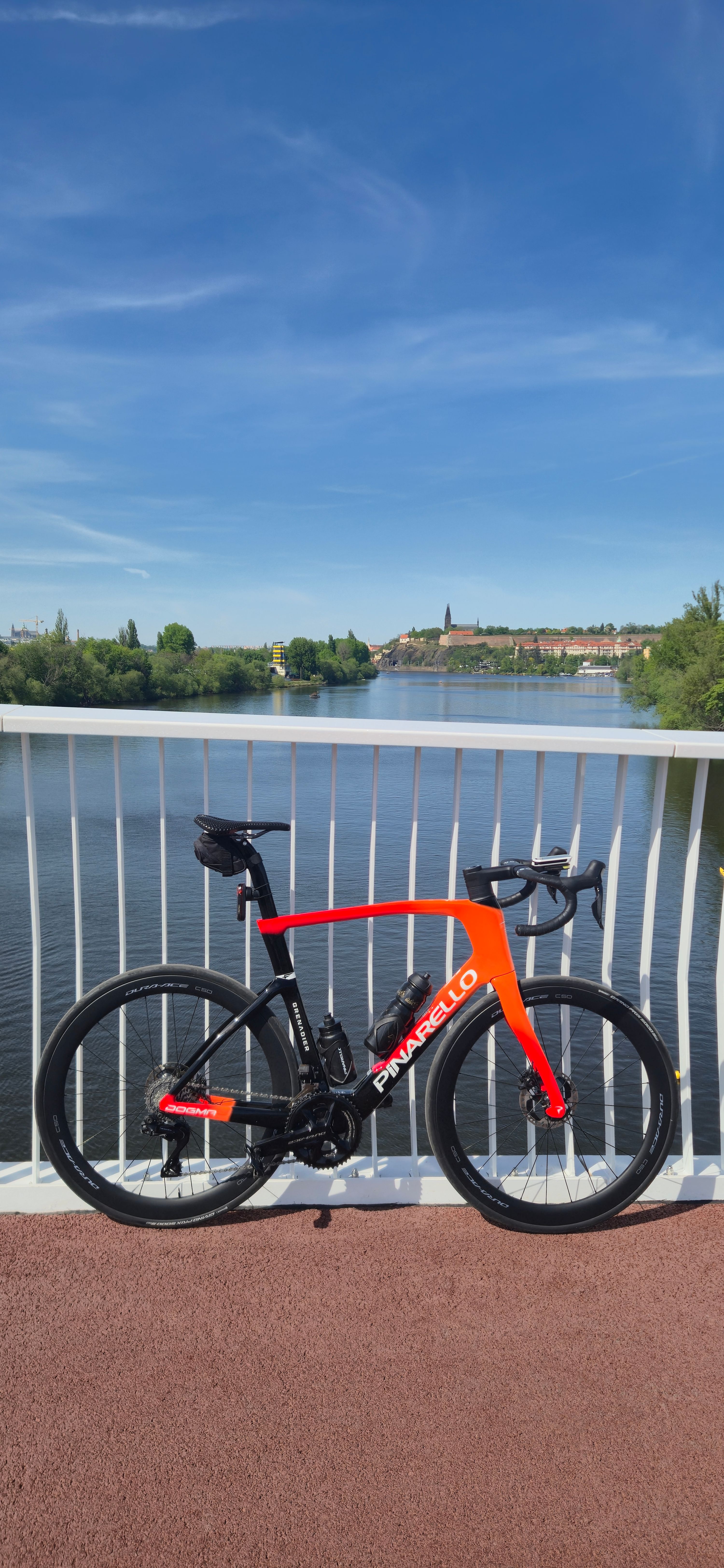 Pinarello Dogma F 2025 | Ineos Grenadier Dura-Ace